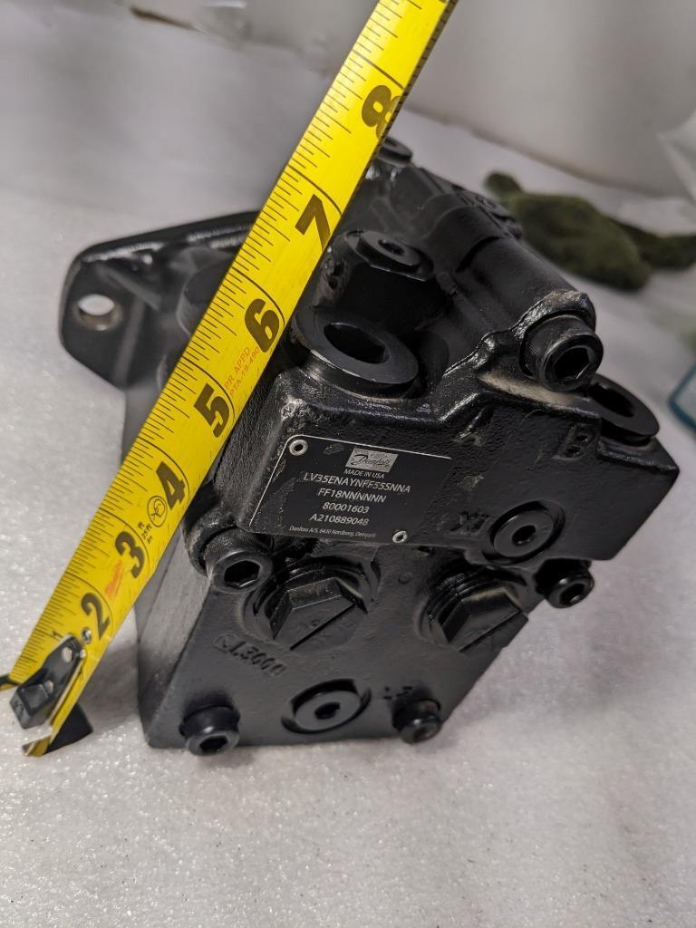 DANFOSS DRIVE MOTOR BOOM LIFT 80001603 13-SPLINE NEW R11