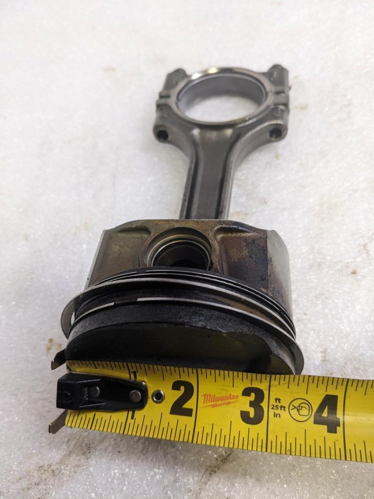 PORSCHE 996/911 CONNECTING PISTON RODS 9961031028R #3 USED 996BGL2T2