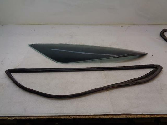 Porsche 928 S4/GTS 89-95 Rear Quarter Window Glass Left  928 543 105 08 USED SR