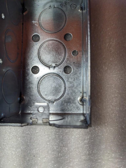 Hubbell-Raco 30309 650 Handy Box 1-1/2 IN. DEEP 1/2 IN. KO'S 4IN. X 2I. 50pc R10