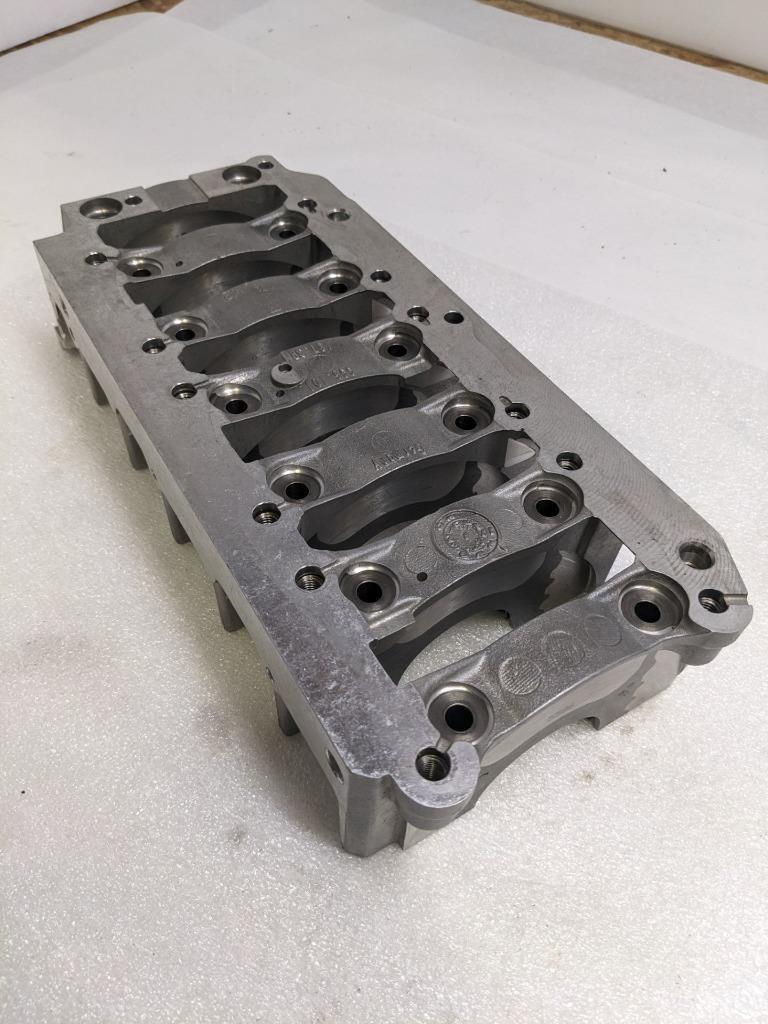 PORSCHE 9961011583R 9961011573R CRANKSHAFT CASE FOR 03 BOXSTER 986 2.7L USED 12