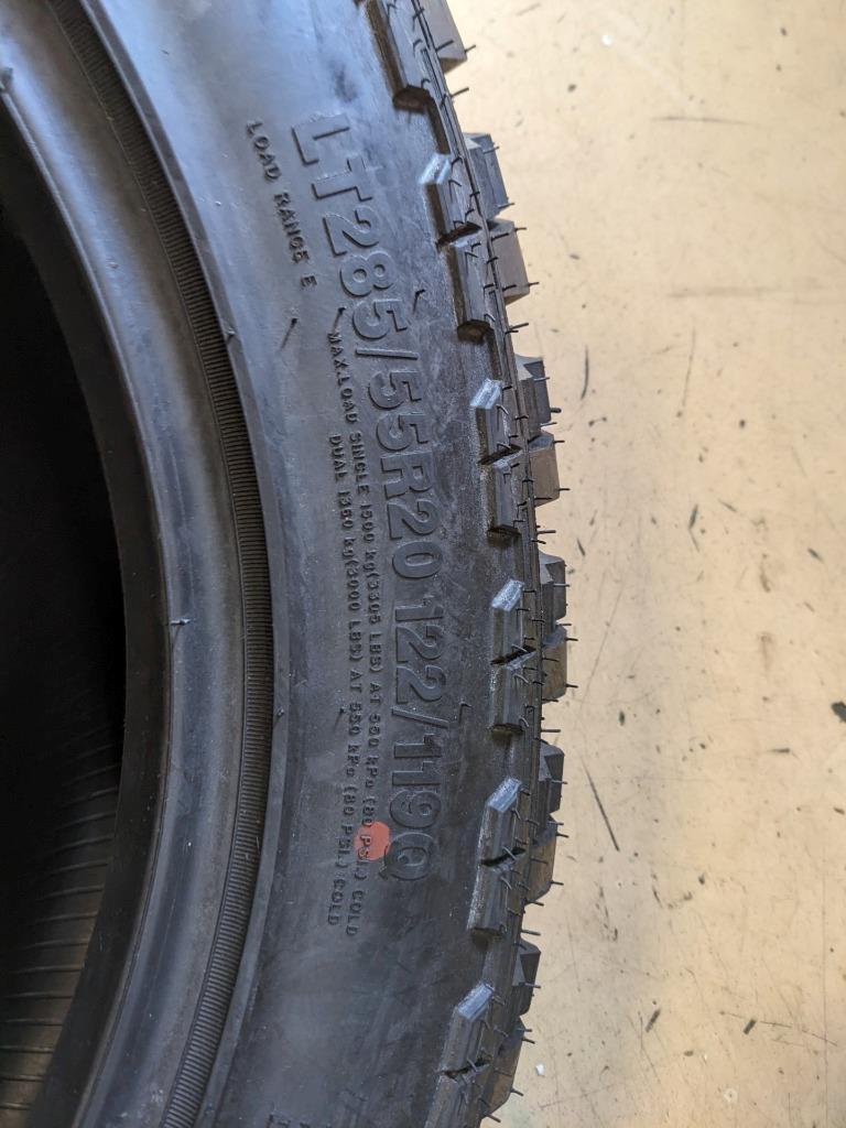 2 ROUGH COUNTRY OVERLANDER M/T LT 285 55 20 122/119Q LRE 10PLY TIRE 97010125 CQ1