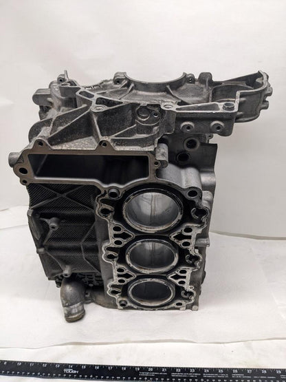 PORSCHE RIGHT/LEFT BARE ENGINE CASE FOR 97-04 BOXSTER 2.7L USED 996BGL2