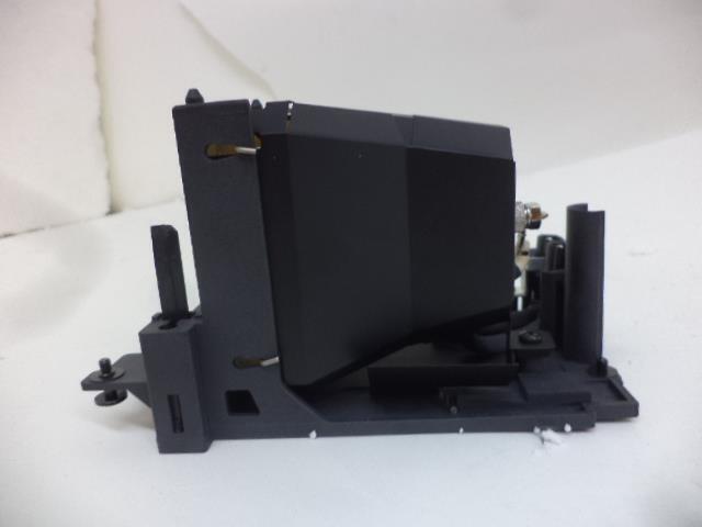 1 NEW GENUINE HITACHI PROJECTOR LAMP W/ HOUSING DT00471 FOR CP-S420 R28