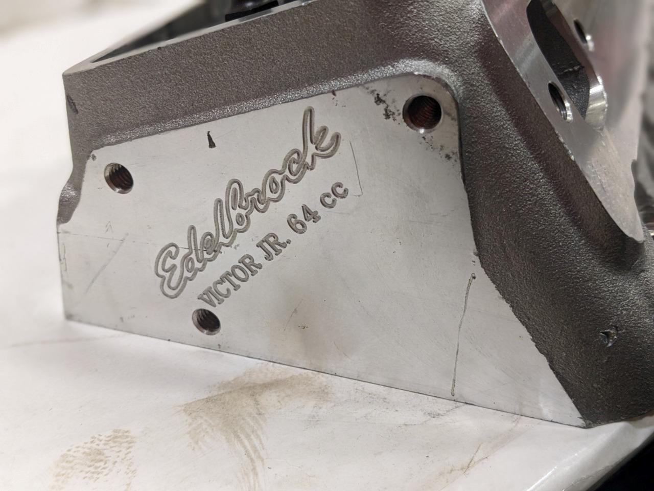 Edelbrock 77589 SBC VICTOR JR CY NEW I2