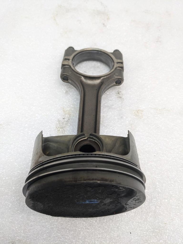 PORSCHE 911/996  CONNECTING PISTON ROD #4 9961031026R USED 996BGL2T2