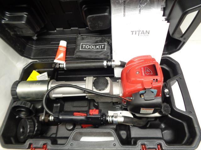 TITAN PGD2875H POST DRIVER GAS POWERED 1.3 HP HONDA ENGINE SLIGHTLY USED BRS35