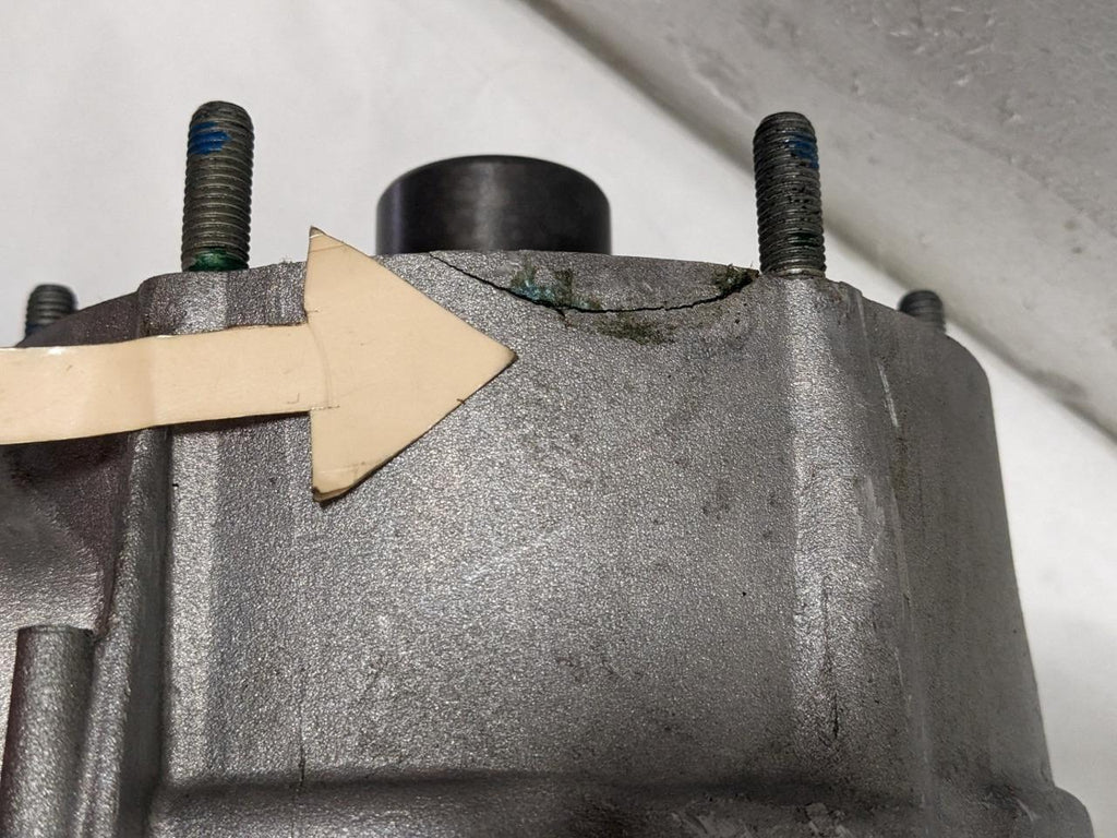 GM Transfer Case 84467435 Chevy Avalanche, Cadillac Escalade NEW DAMAGED BSRG3