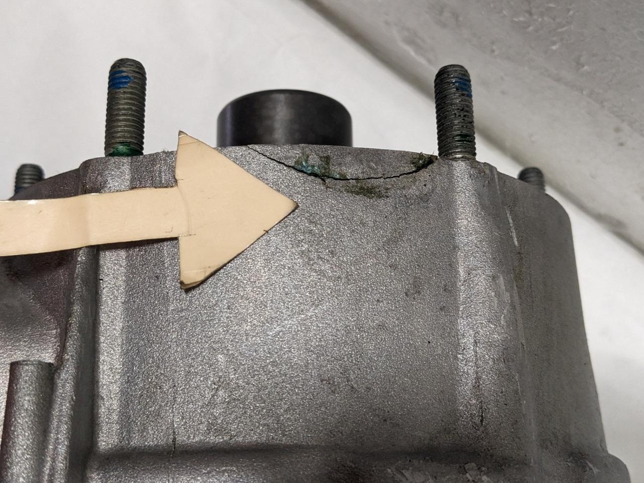 GM Transfer Case 84467435 Chevy Avalanche, Cadillac Escalade NEW DAMAGED BSRG3