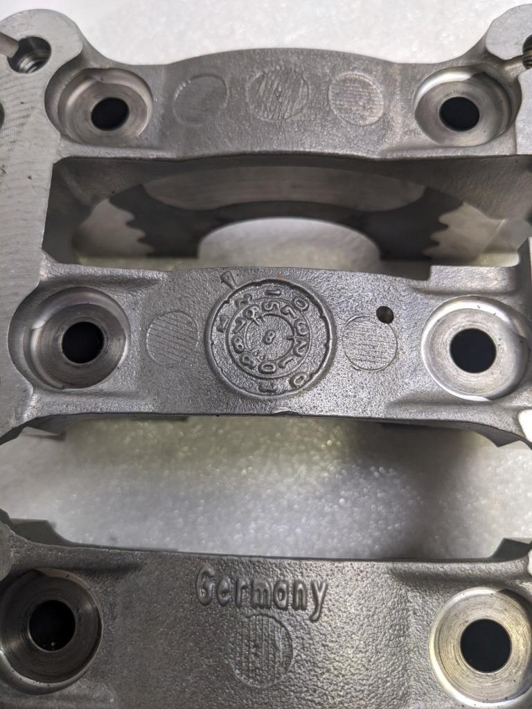 PORSCHE 9961011583R 9961011573R CRANKSHAFT CASE FOR 03 BOXSTER 986 2.7L USED 12