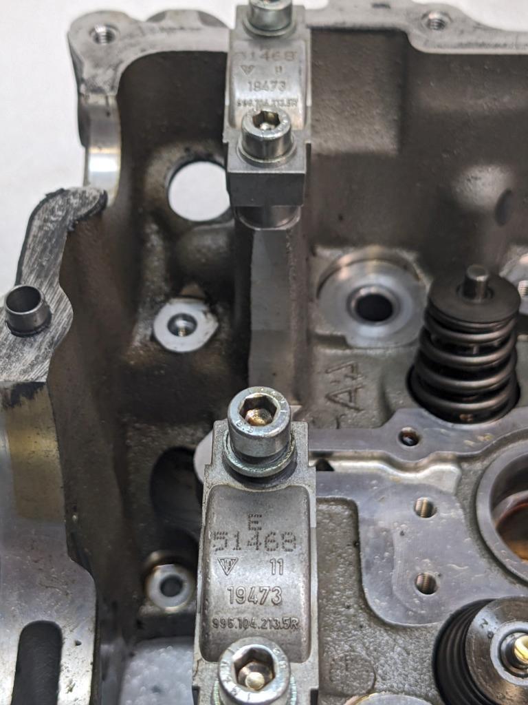 PORSCHE 911/996 CYLINDER HEAD ASSEMBLY W COVER 9961046710R SR: 51468 USED 996GL2