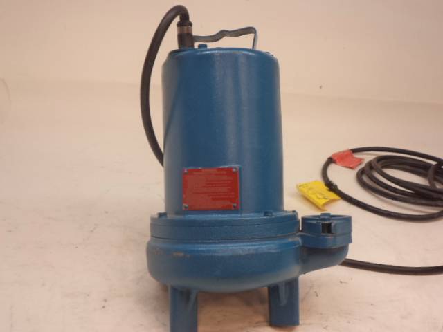 BARNES 104874 SE52 SUBMERSIBLE NON-CLOG SEWAGE PUMP NEW NEEDS PIECE J1