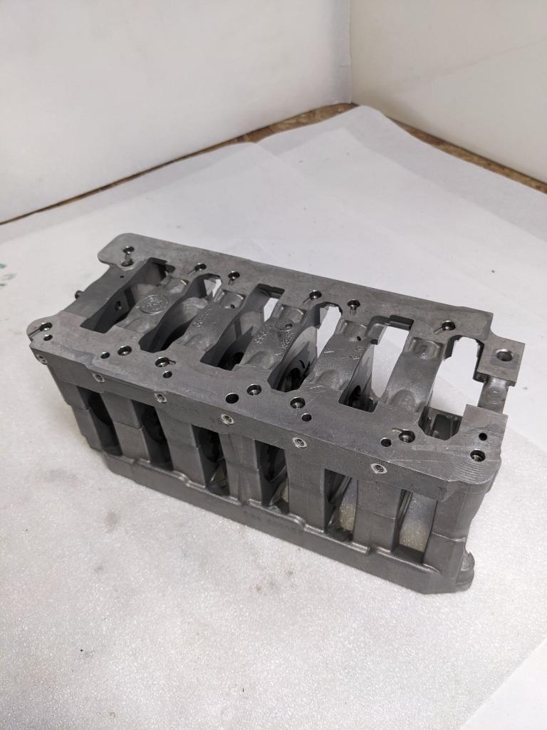 PORSCHE 9961011583R 9961011573R CRANKSHAFT CASE FOR 03 BOXSTER 986 2.7L USED 12