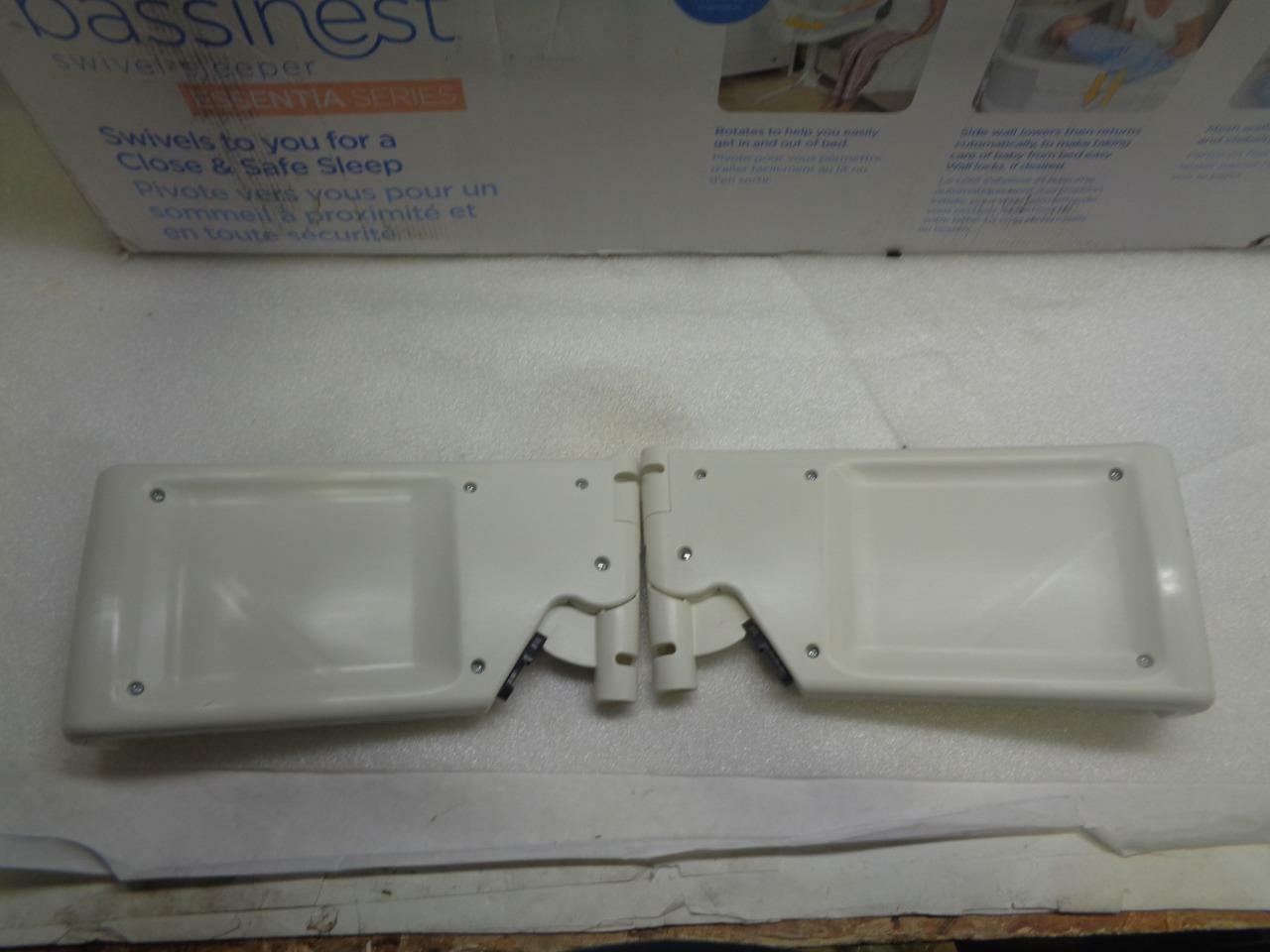 NEW Halo Bassinest Swivel Sweeper 3886 BSR