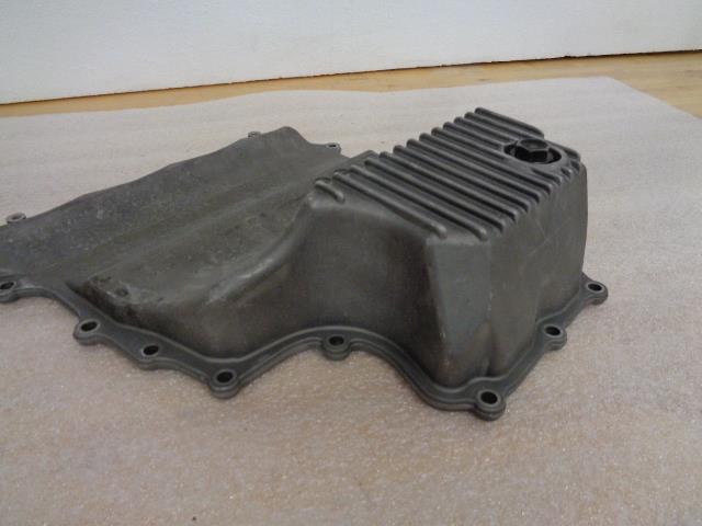 GENUINE USED PORSCHE 948 107 155 1R LOWER ENGINE OIL PAN 2008 CAYENNE 4.8L R31T1