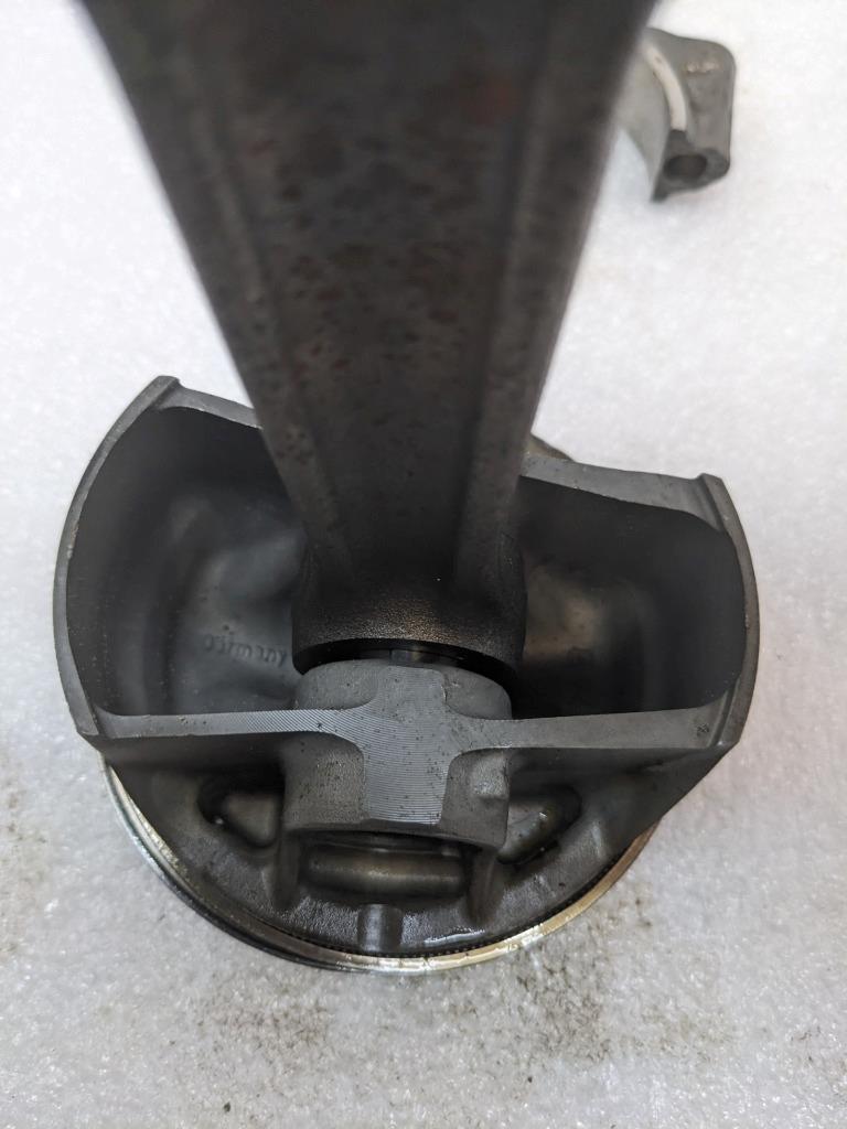 PORSCHE CAYENNE PISTON CONNECTING ROD #4 (CRACKED) 9461191R USED R24