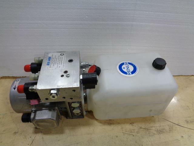 Renum Blue Giant Vertical Dock Leveler 148E2D11K1245.OMLP-1500HV NEW BSIG1