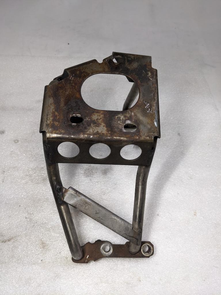 PORSCHE BOXSTER 987 05-08 MUFFLER SUPPORT BRACKET LEFT 99611112755 USED 996B.G.L