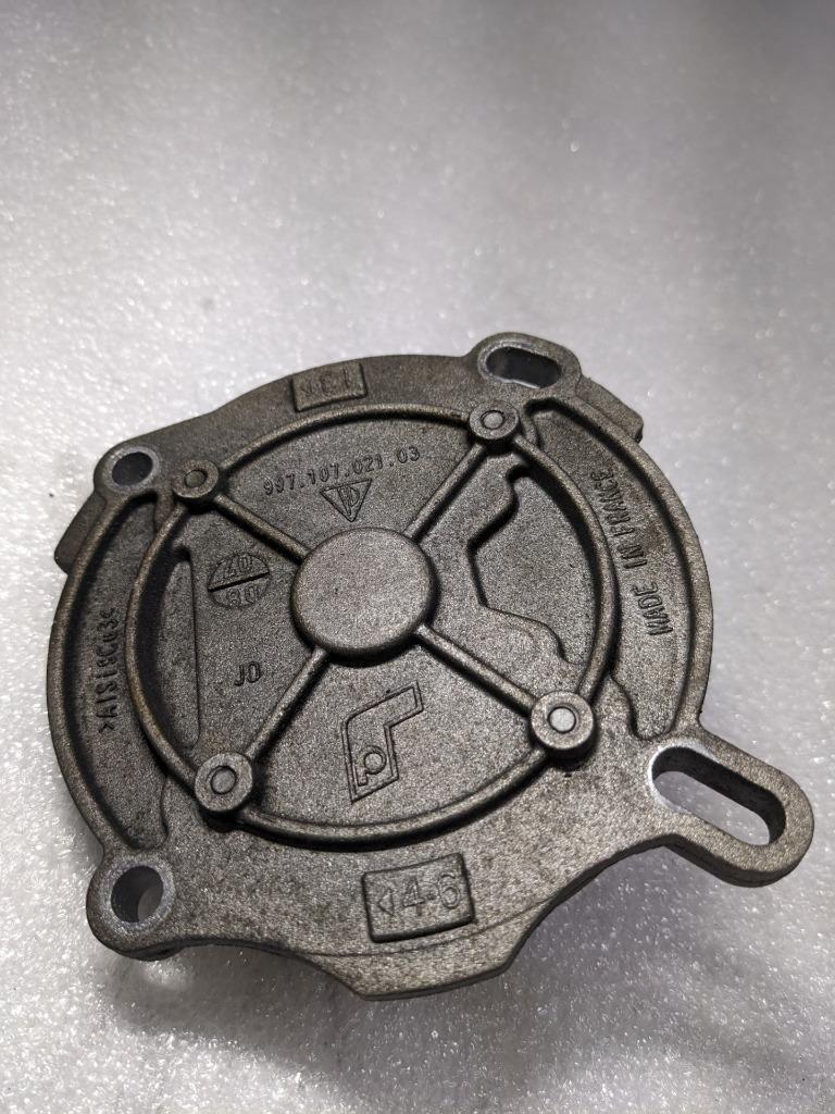 PORSCHE 911/996 SECONDARY OIL PUMP 99710702103 USED 996B.G.L.