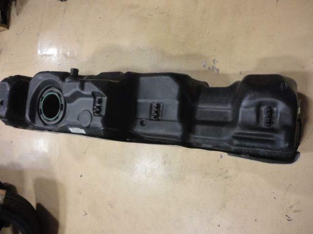 NEW GENUINE GM FUEL TANK 25800957 FITS 2013 SILVERADO 2500/3500HD BSR