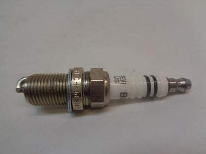 BRAND NEW BOSCH SUPER SPARK PLUG DODGE PONTIAC 10 PACK 7527 R13T3