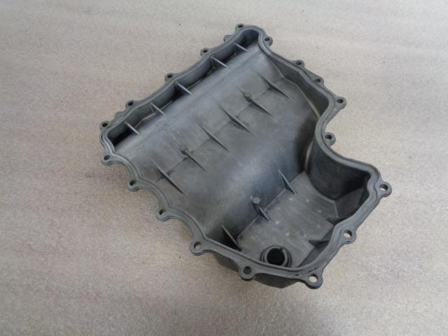 GENUINE USED PORSCHE 948 107 155 1R LOWER ENGINE OIL PAN 2008 CAYENNE 4.8L R31T1