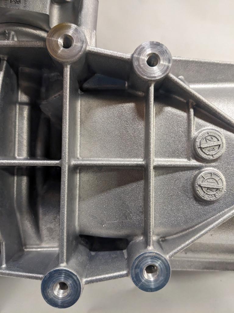 GENUINE PORSCHE 958 351 042 BX 15-18 CAYENNE TRANSFER BOX CASE T3 BSRG4