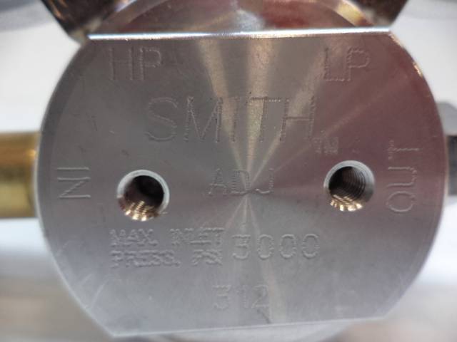 NEW SMITH EQUIP. 312 HIGH PURITY REGULATOR CORROSIVE GAS CPC QUICK RELEASE R27