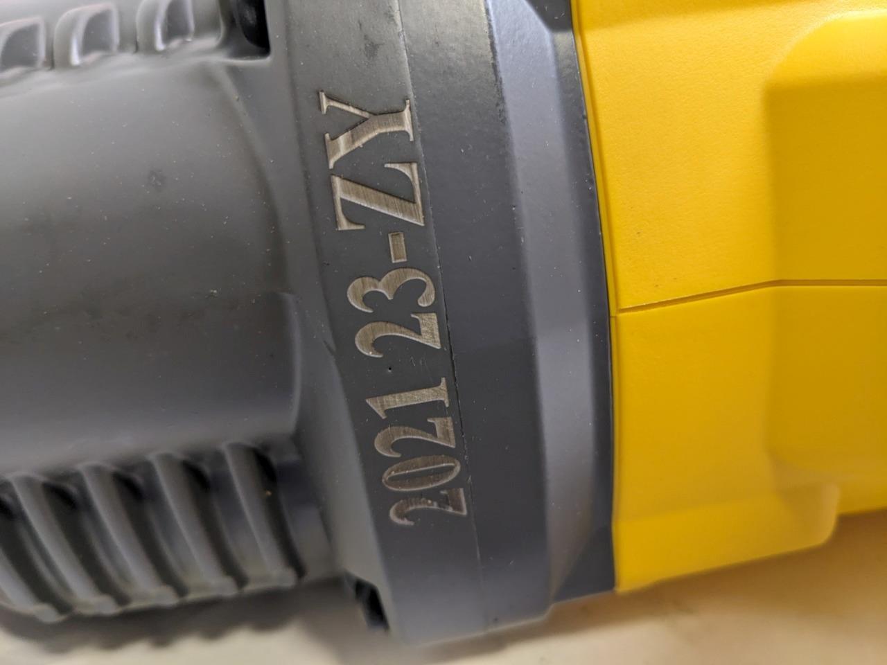 DEWALT CORDLESS 60V MAX PIPE THREADER DCE700 1/2-2' THREAD NEW J2