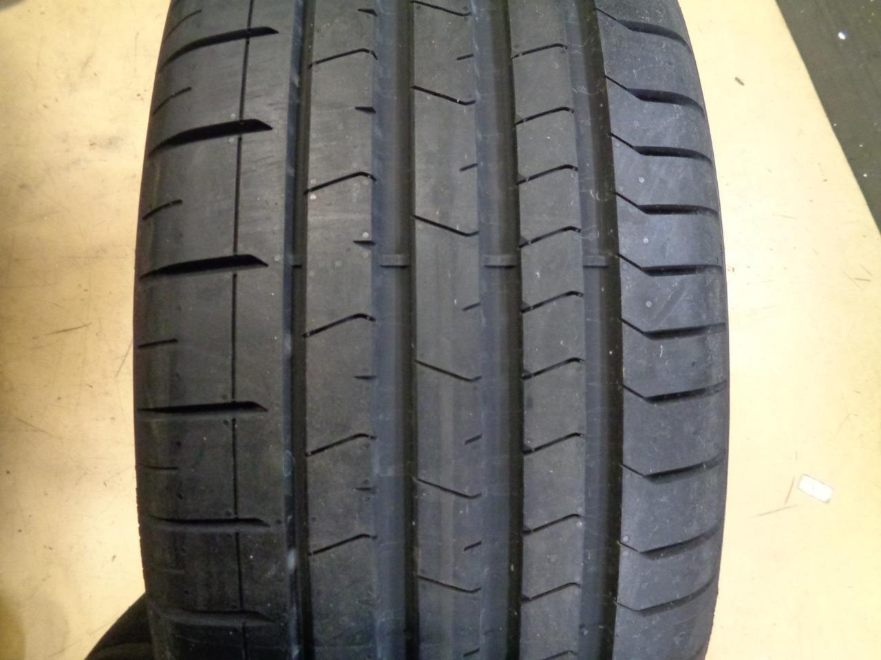 1 NEW OLD STOCK PIRELLI PZERO (J LR) W/FOAM 245 45 21 104Y TIRE 3520400 CQ2