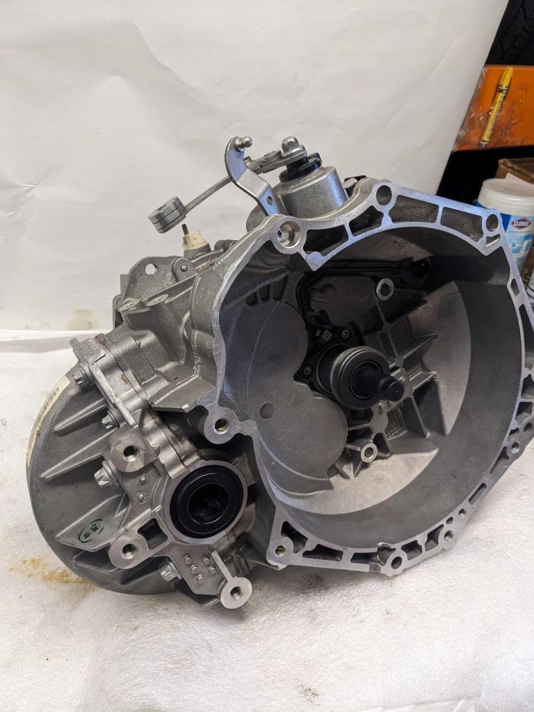 NEW GM TRANSMISSION/GEARBOX FOR OPEL ASTRA GTC/ CHEVROLET CRUZE 55569878 B2