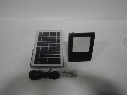 NEW Solar Flood Light 120 LED 1000 Lumen Waterproof Indoor/Outdoor IP65 R34