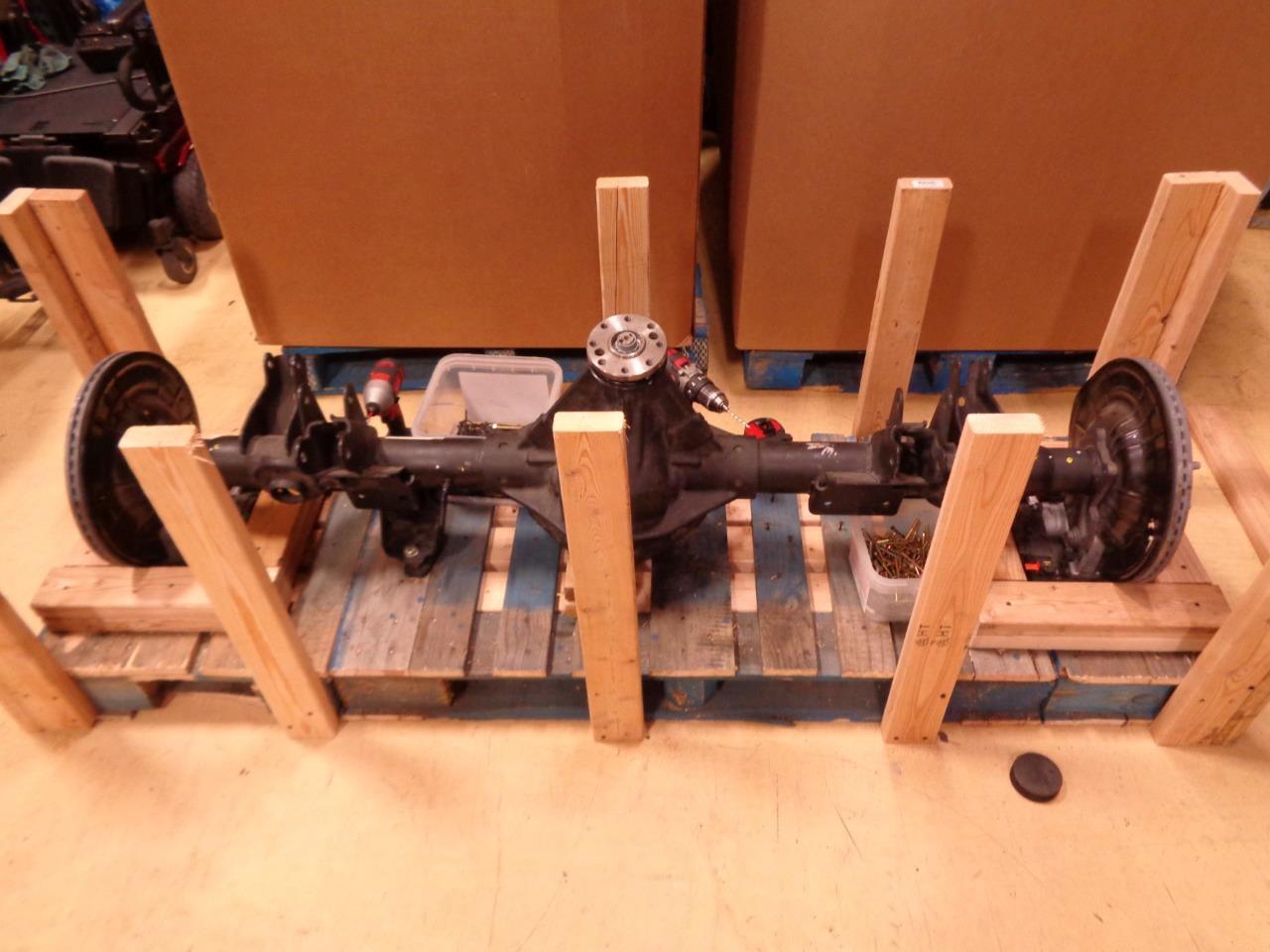 MOPAR 2019-23 RAM 1500 REAR COMPLETE AXLE ASSEMBLY 68272086AK BAY3