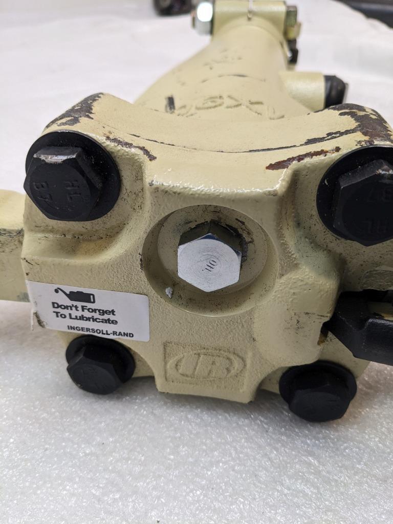 INGERSOLL RAND MX90B PAVEMENT BREAKER 5.75" STROKE 2.62" BORE 1250 BPM NEW H1