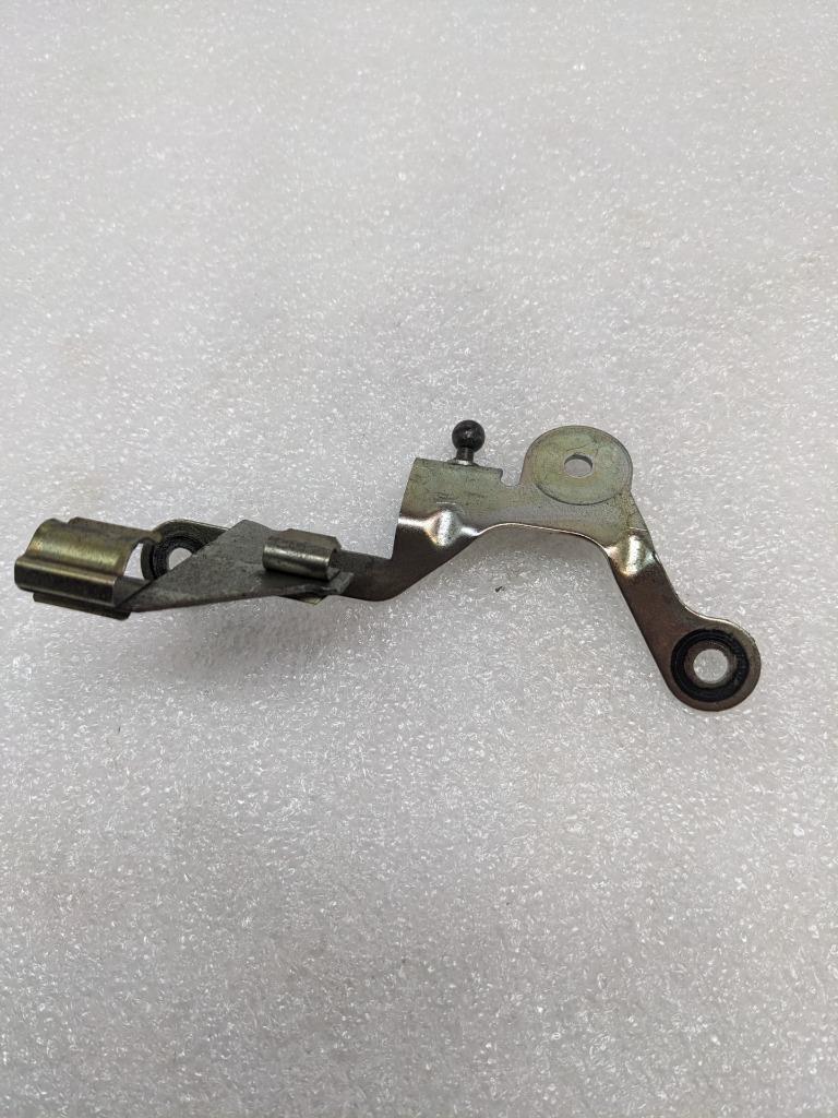 11-15 PORSCHE CAYENNE ENGINE BAY BRACKET MOUNT 94810520201 USED R21SPB