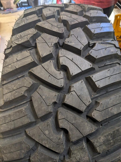 FURY COUNTRY HUNTER M/T II LT 35 12.5 18 128Q LRF 12PLY TIRE FCHIIF35125018A CQ2