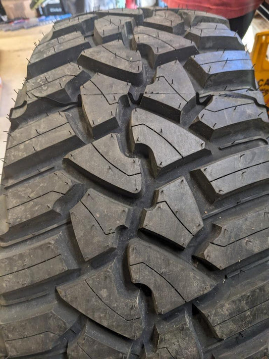 FURY COUNTRY HUNTER M/T II LT 35 12.5 18 128Q LRF 12PLY TIRE FCHIIF35125018A CQ2