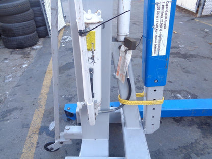 OTC 1820 4400LB DELUXE STEEL FLOOR CRANE 85" Ht 41-1/2" Lg 41-1/2" Wd