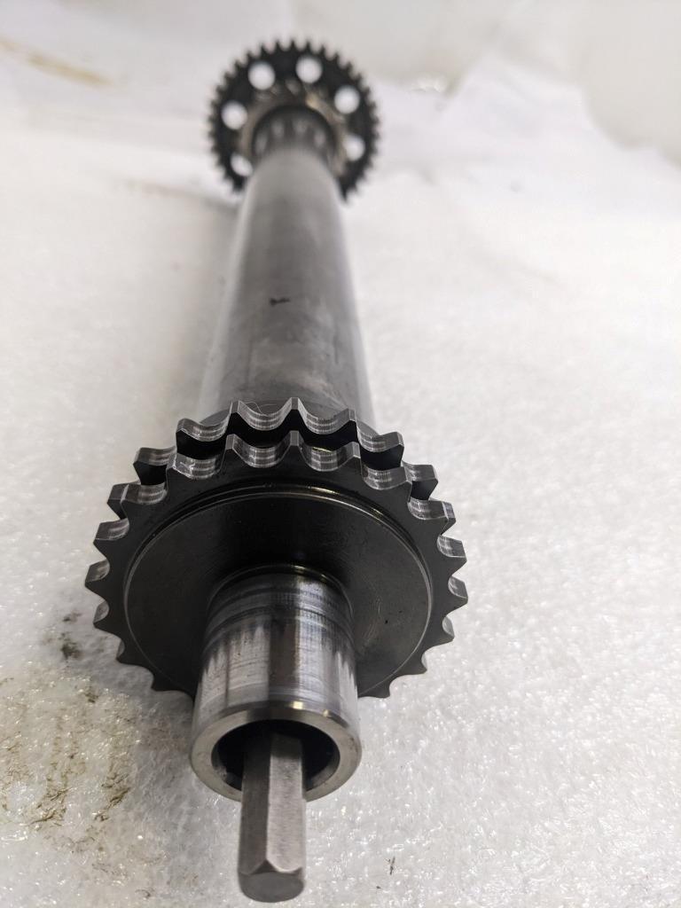 PORSCHE 911 (996) INTERMEDIATE CAMSHAFT 996 105 015 65 USED 996BGL2T2