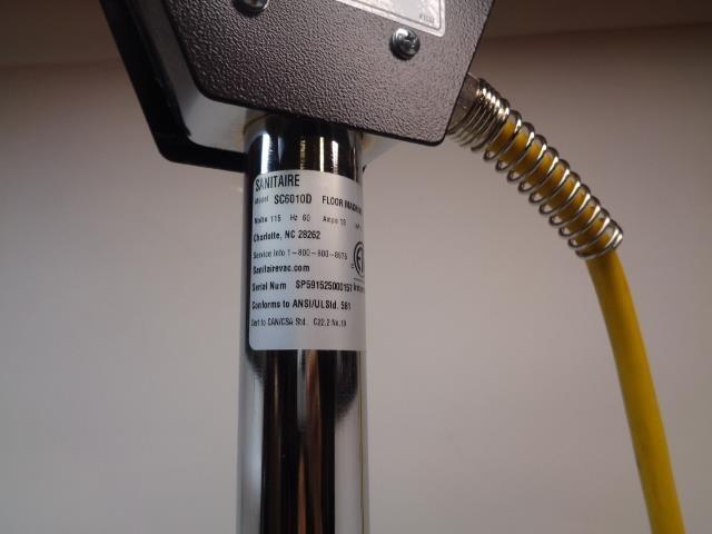 SANITAIRE 17 INCH FLOOR MACHINE SC6010D NEW BSR