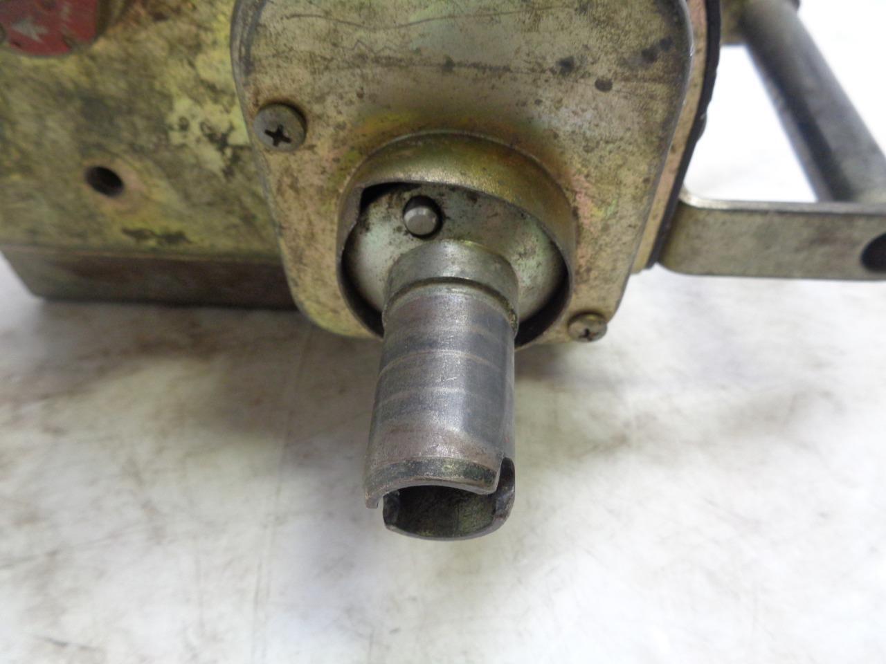 MSA LYNX PERSONAL SAFETY SIDE HOIST 10016727 (MISSING MANUAL HANDLE) USED H1