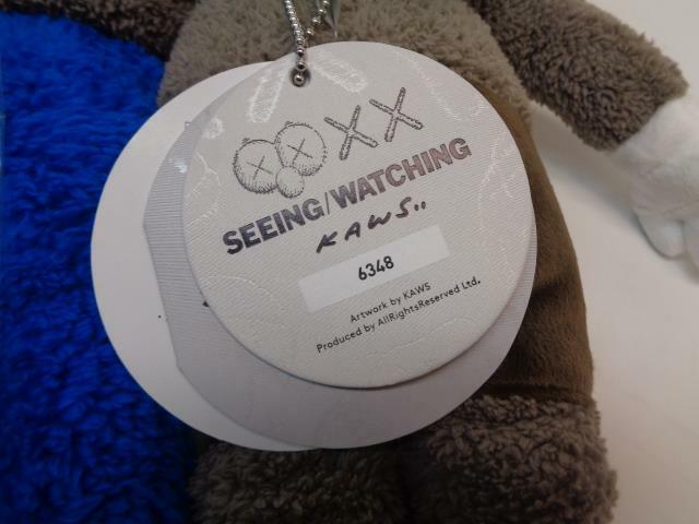 1 NEW KAWS SEEING/WATCHING PLUSH GREY/BLUE #6895 MISSING BOX SR