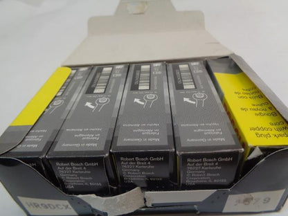 BRAND NEW BOSCH CHEVY GMC SUPER SPARK PLUG 10 PACK 7579 R13T3