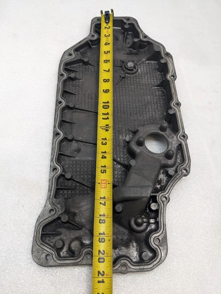 PORSCHE MACAN 15-18 TURBO ENGINE LOWER OIL PAN 94610701531 USED R24