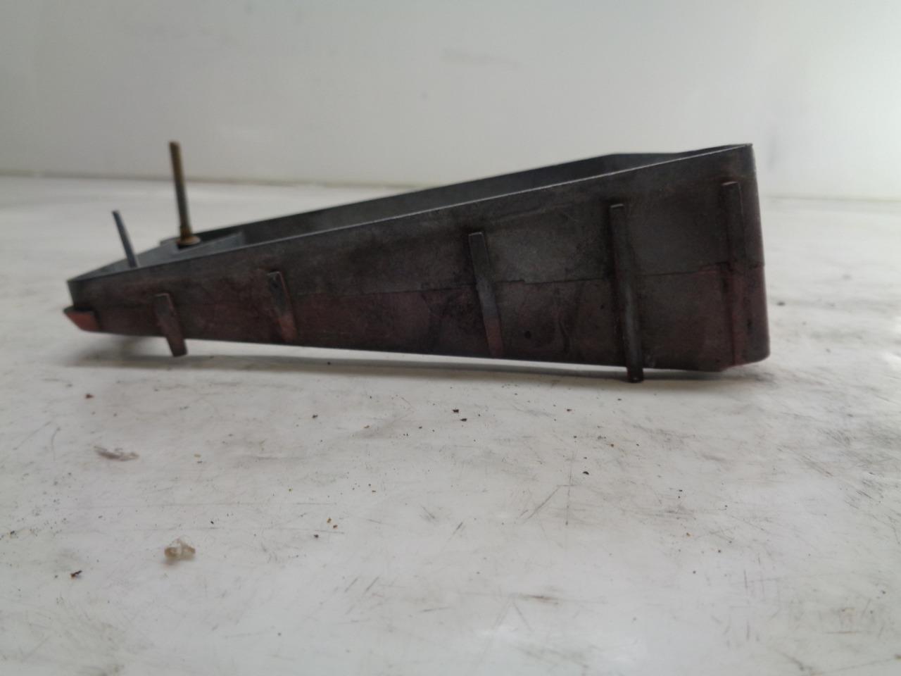 USED PORSCHE 928 FOG LIGHT FRAME BOSCH 1 305 543 058 059 R25T1
