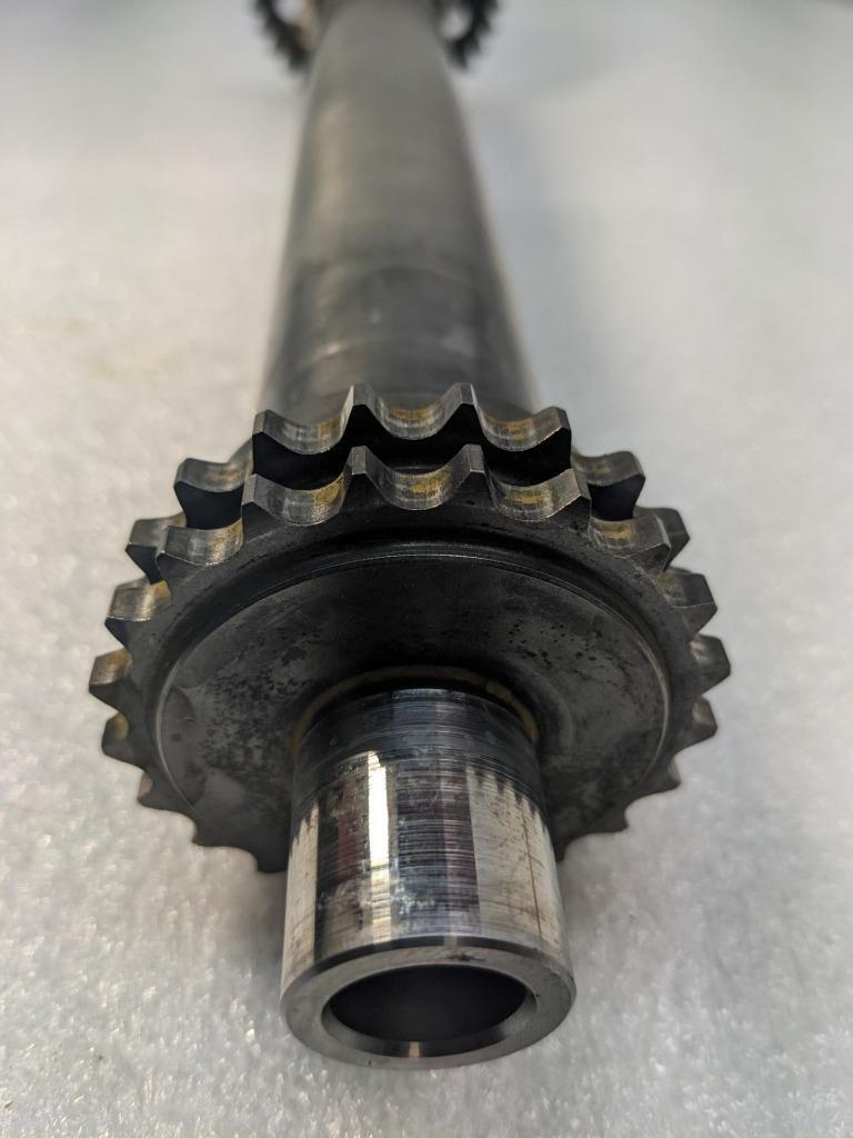 PORSCHE 911 996 INTERMEDIATE CAMSHAFT 99610501565 GENUINE USED 996GL2T1