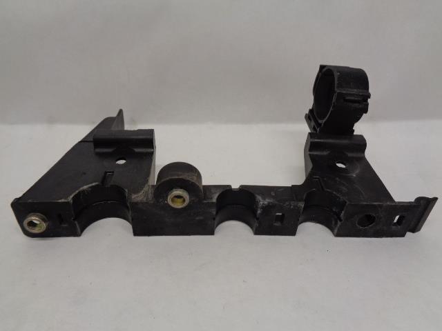 USED PORSCHE CAYENNE WATER TUBE MOUNTING UPPER/LOWER PIECES 948 106 059 03 R25T2