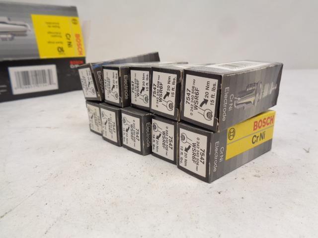 BRAND NEW BOSCH Cr Ni SMALL ENGINE PLUG 7547 R13