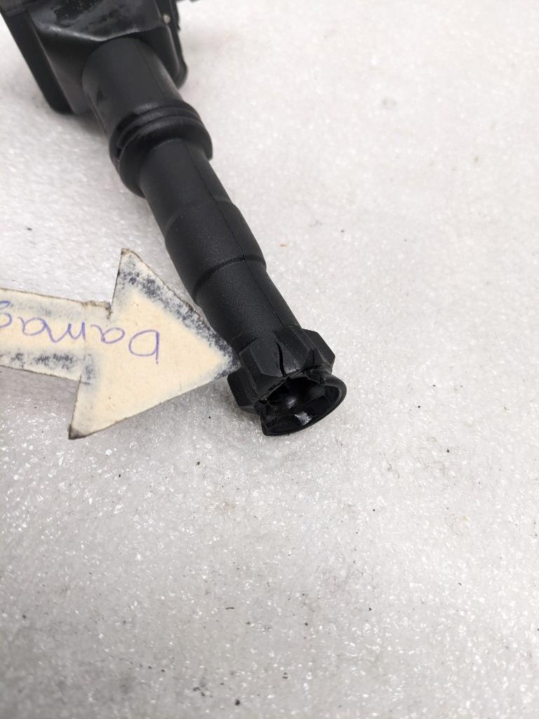 DAMAGED PORSCHE 99660210200 IGNITION COIL 2002-2008 PORSCHE 911 USED R20T6
