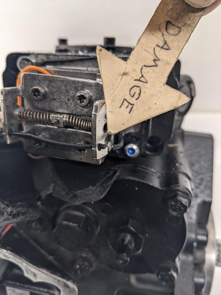 DANFOSS M46-20954 HYDRAULIC PUMP W/ DAMAGED PRESSURE CONTROL PILOT NEW H1